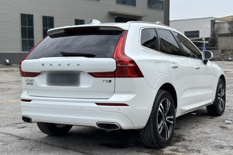 Used Volvo XC60 2019 T5 4x4 Smart Edition China V Standard
