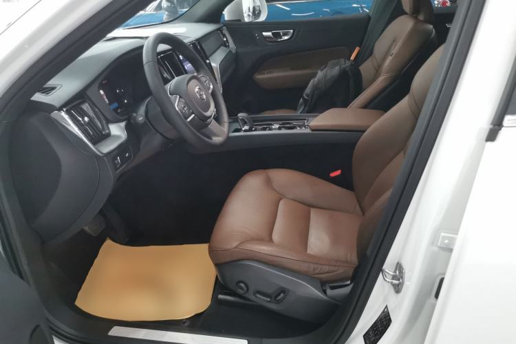 Used Volvo XC60 2022 B5 4x4 Zhiyi Luxury Edition