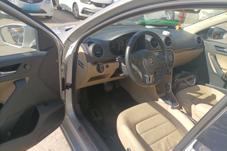 Used Volkswagen Jetta 2013 1.6L Automatic Luxury Model Driver Seat