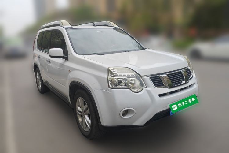 Used Nissan X-Trail 2012 2.5L CVT Luxury Edition 4WD Front Right 45 Deg