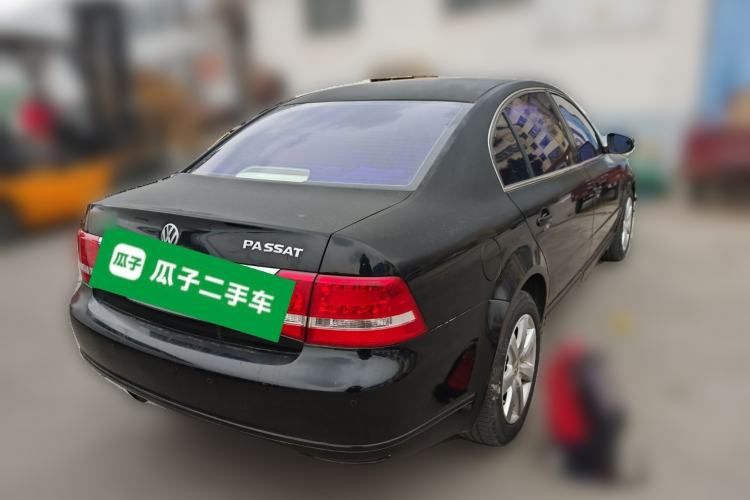 Used Volkswagen Passat 2009 2.0L MFI Manual Luxury Edition