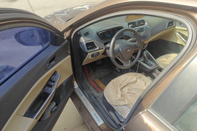 Used Ford Escort 2015 1.5L Automatic Comfort Edition
