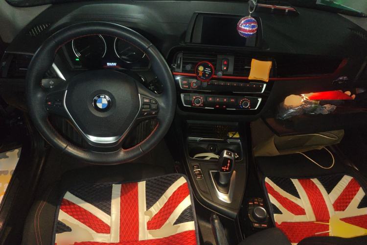 Used BMW 1 Series 2018 118i Sport Design Package Center Console