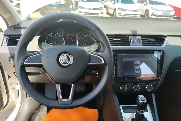 Used Skoda Octavia 2017 1.6L Automatic Chuanxing Edition
