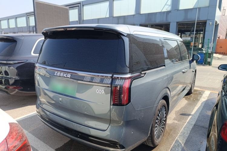 Used Zeekr 009 2024 7-Seater Walk-Through Version Four-Wheel Drive 108 kWh Rear Right 45 Deg