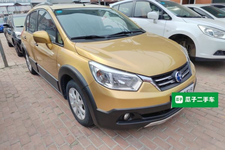 Used Venucia R50X 2015 1.6L Automatic Luxury Edition
