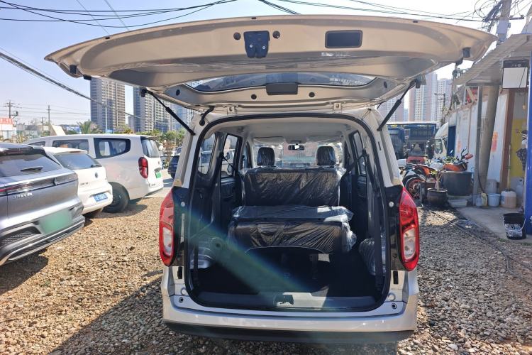 Used Wuling Hongguang New Energy 2024 All-Electric Model 300KM Practical Version Trunk