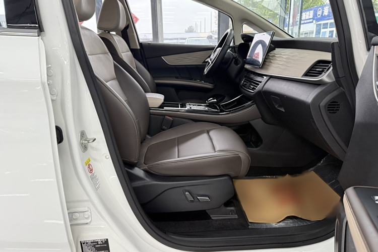 Used BYD Song MAX New Energy 2022 DM-i 105KM Flagship Model Right Front Seat