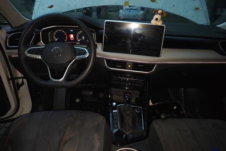 Used Volkswagen Tayron 2024 300TSI Two-Wheel-Drive Luxury Plus Advanced Version Center Console