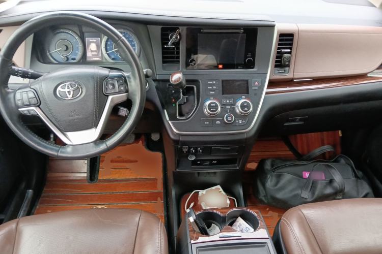 Used Toyota SIENNA  Center Console