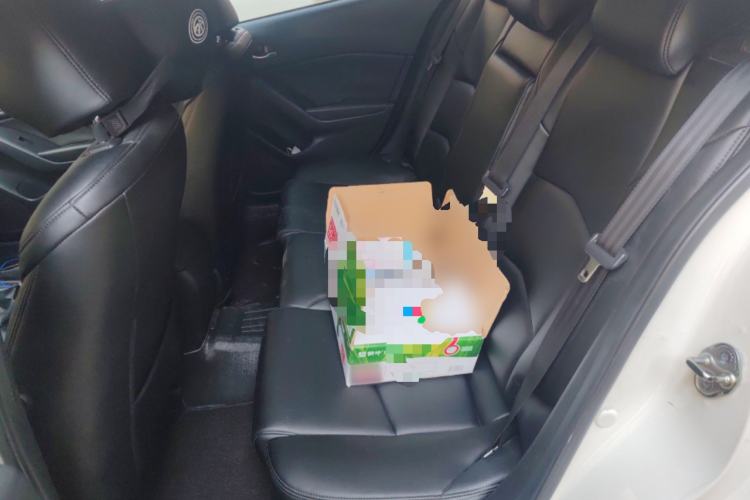 Used Mazda 3 Axela 2016 Hatchback 1.5L Automatic Comfort Model
