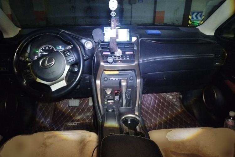 Used Lexus NX 2015 200T All-Wheel-Drive Fēngshàng Edition Center Console