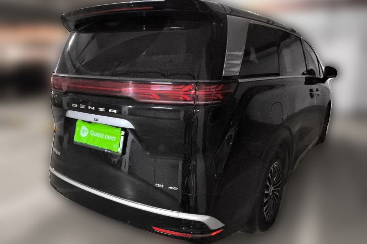 Used Denza D9 2022 DM-i 970 Four-Wheel Drive Prestige Model
