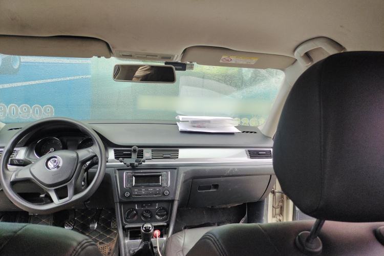 Used Volkswagen Bora 2016 1.6L Manual Fashion Edition Headliner