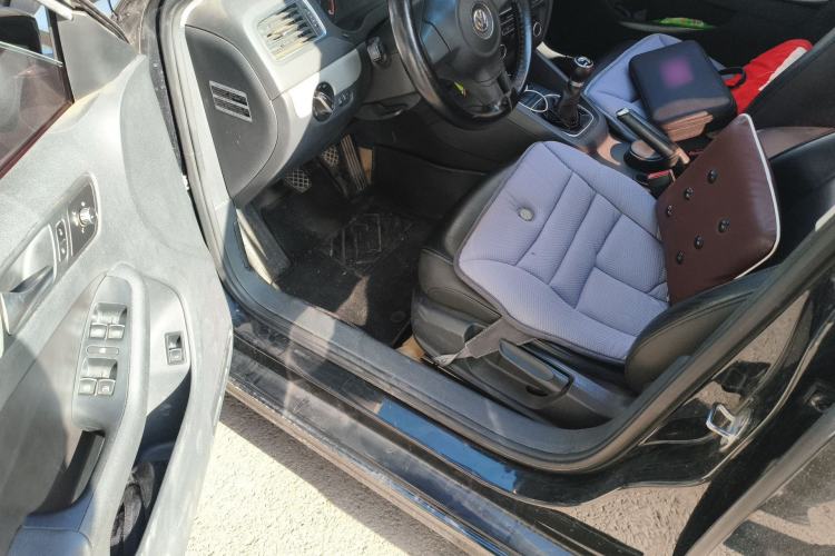 Used Volkswagen Sagitar 2012 1.6L Manual Comfort Model Driver Seat