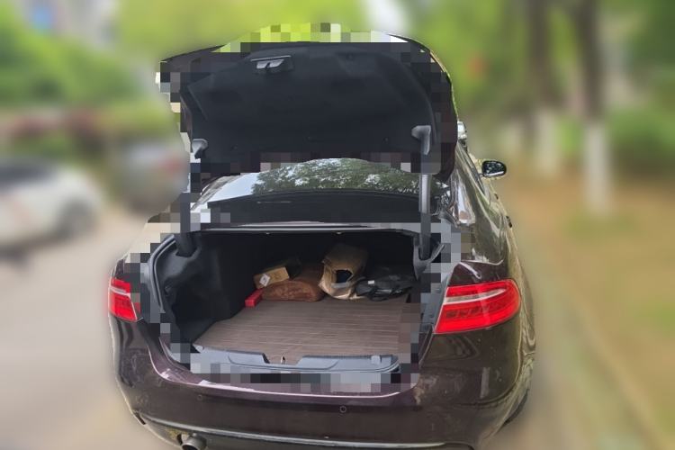 Used Jaguar XEL 2019 2.0T 200 PS Deluxe Edition Trunk