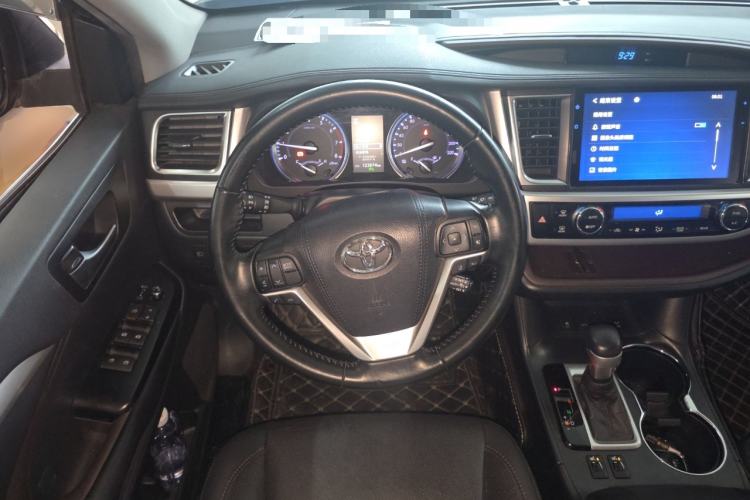 Used Toyota Highlander 2018 2.0T Four-Wheel Drive Prestige Version 7 Seats China VI Standard Steering Wheel