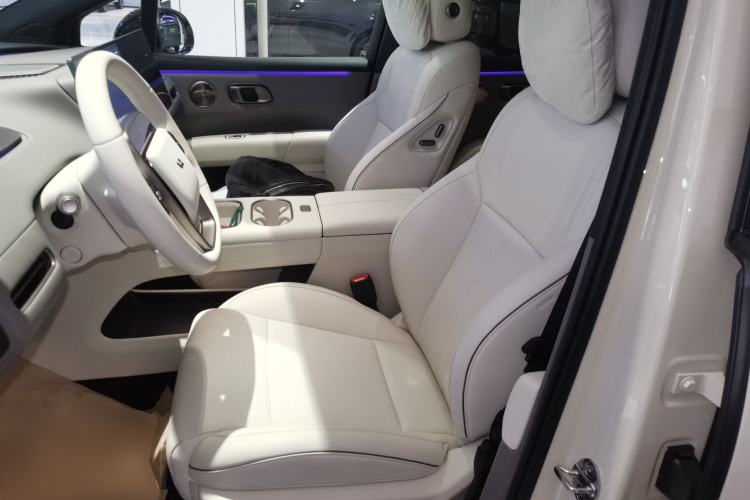 Used Li Auto Li Auto i6 2025 Model Four-Wheel-Drive Standard Type