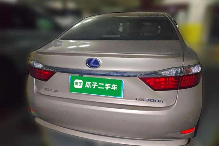 Used Lexus ES 2013 300h Elite Edition