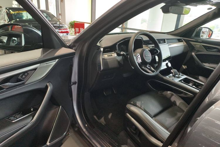 Used Jaguar F-PACE 2024 P250 R-Dynamic SE
