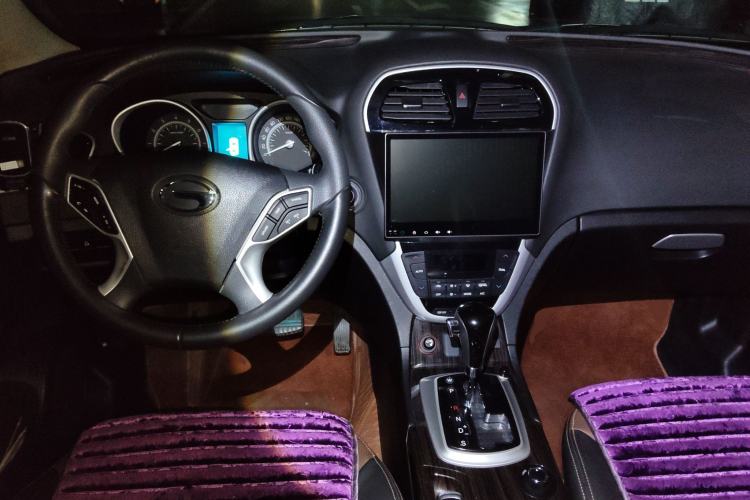 Used GAC Trumpchi GS5 Super 2015 1.8T Automatic All-Wheel-Drive Luxury Edition Center Console