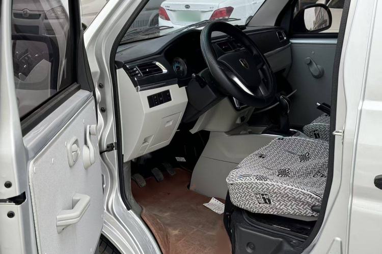 Used Jinbei Hiace X30 2024 1.5L Champion Edition Passenger Vehicle 5/6/7 Seats
