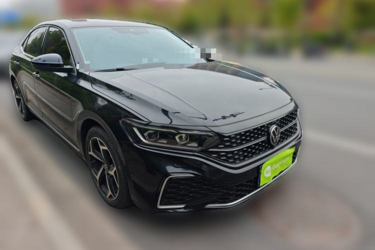 Used Volkswagen Passat 2024 380TSI Starry Dragon Deluxe Edition Front Right 45 Deg