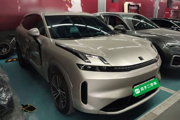 Used Lynk & Co 08 EM-P 2023 120km Long-Range Halo Exterior 2