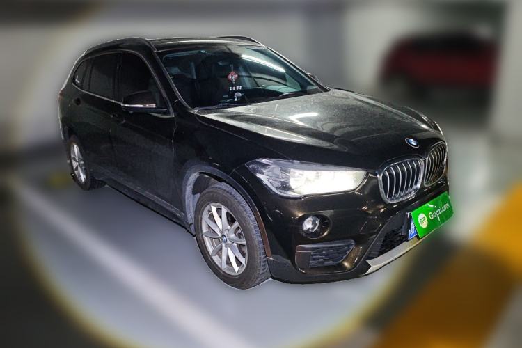 Used BMW X1 2018 sDrive18Li Fashion Model Front Right 45 Deg