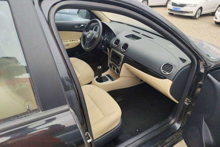 Used Volkswagen Lavida 2013 Classic 1.6L Manual Fashion Edition