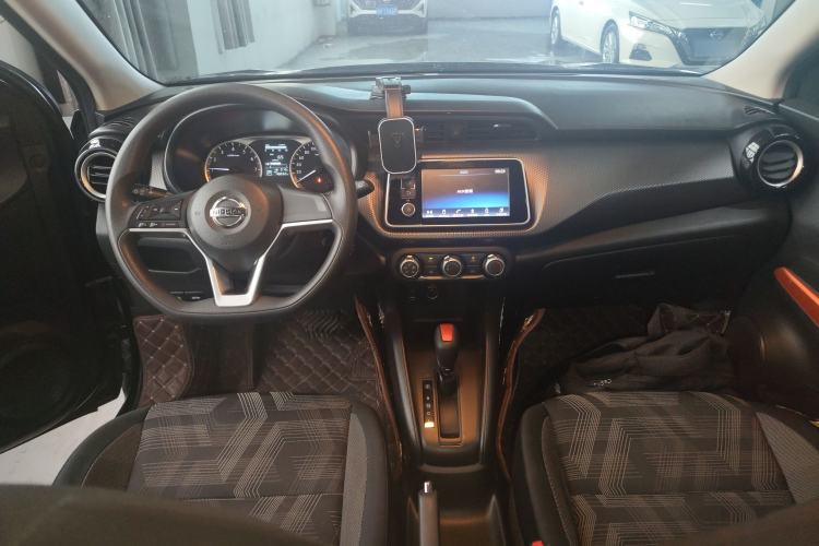 Used Nissan Kicks 2020 1.5L XL CVT Cool Enjoyment Edition Center Console