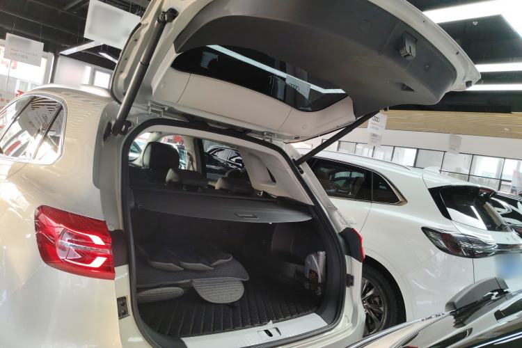 Used Hongqi HS5 2022 Revised Version 2.0T Smart Connect Flagship Edition Trunk