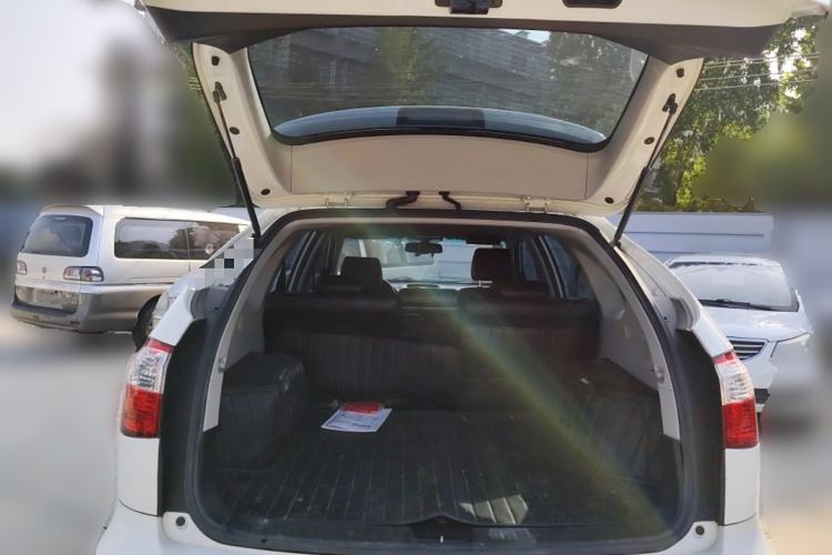 Used BYD S6 2014 1.5TI Manual Luxury 5-Seater Trunk