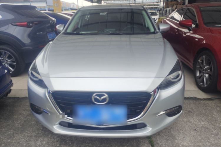 Used Mazda 3 Axela 2017 Hatchback 2.0L Automatic Luxury Model Emission Standard China V Front