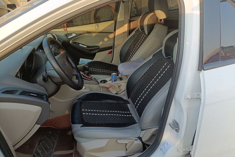 Used Ford Focus 2012 Sedan 1.6L Manual Comfort Model
