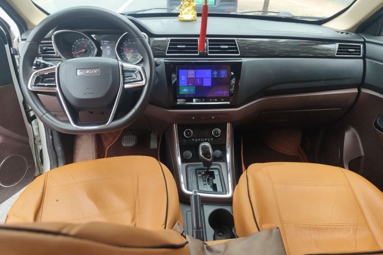 Used Lifan Auto Myway 2017 1.8L Automatic Luxury Model Center Console