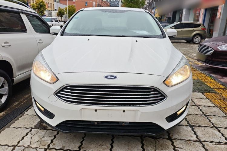 Used Ford Focus 2018 Sedan Classic 1.6L Automatic Trendy SmartDrive Edition
