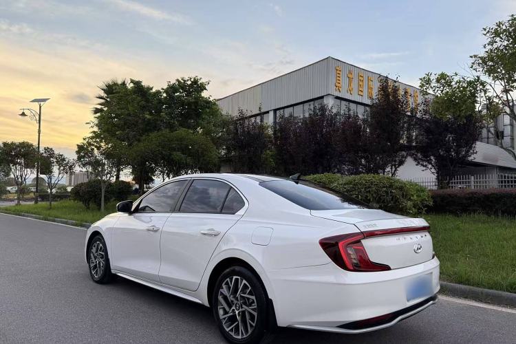 Used Hyundai Mistra 2021 1.8L CVT GLS Leading Edition
