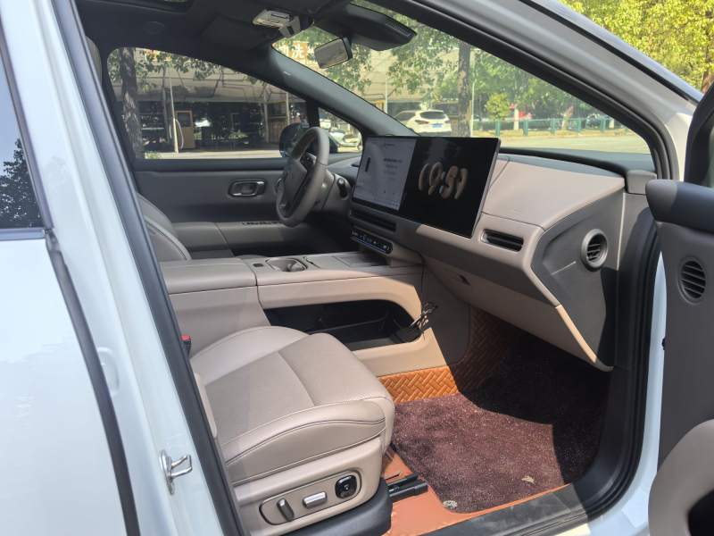 Used Li Auto i6 2025 Model Two-Wheel-Drive Standard Type — 38