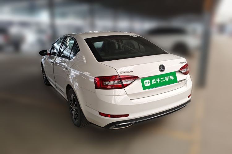 Used Skoda Octavia 2018 1.6L Automatic Luxury Edition Rear Left 45 Deg