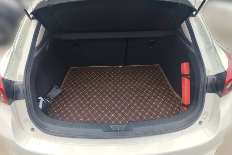 Used Mazda 3 Axela 2017 Hatchback 1.5L Automatic Luxury Model Emission Standard China V