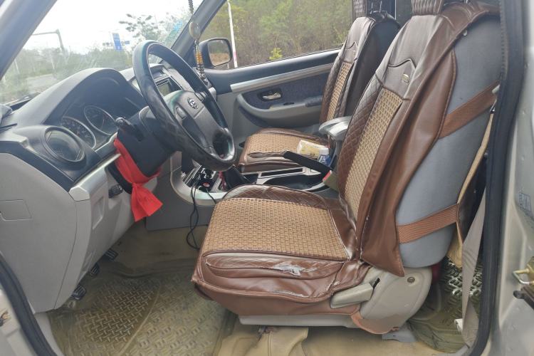 Used GAC Gonow Caiyun 100 2009 2.2T Laidong Diesel Economical Short Cargo Box Left Front Seat