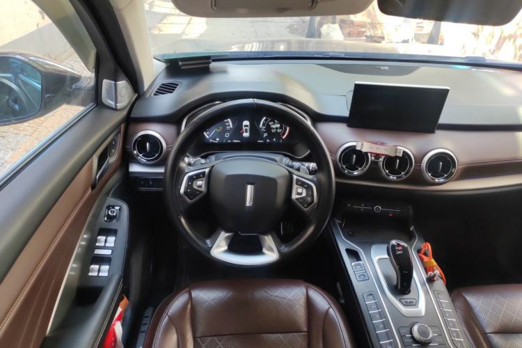 Used Wey VV6 2018 2.0T Two-Wheel Drive Flagship Version China V Standard Steering Wheel