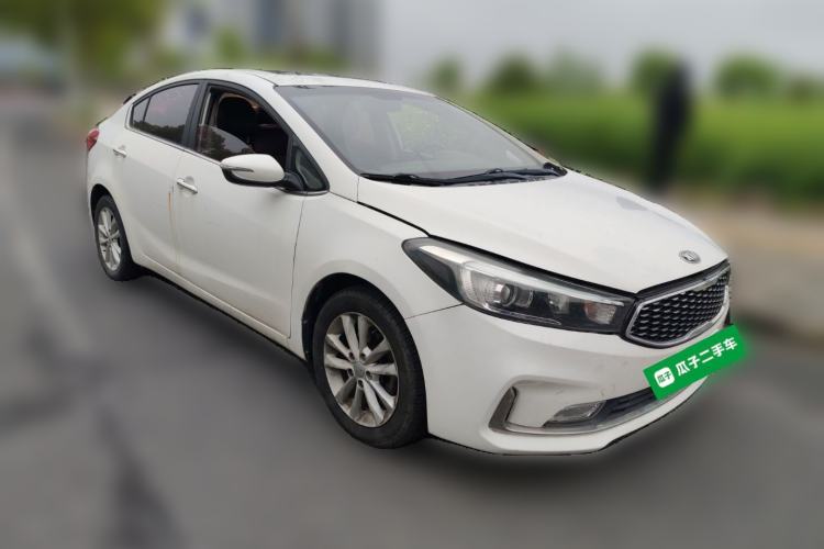 Used Kia K3 2016 1.6L Automatic GLS Front Right 45 Deg