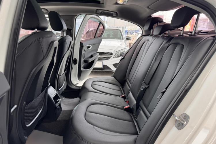 Used BMW 1 Series 2018 118i Sport Edition Interior 5