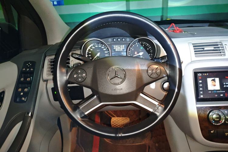Used Mercedes-Benz R-Class 2010 R 350 L 4MATIC