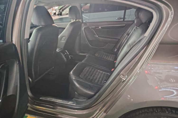 Used Volkswagen Magotan 2015 Facelift 1.8TSI Luxury Model
