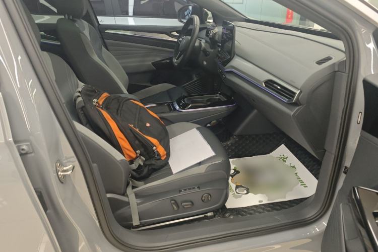 Used Volkswagen ID.4 CROZZ 2021 Long-Range Lite PRO Two-Wheel Drive Version Right Front Seat