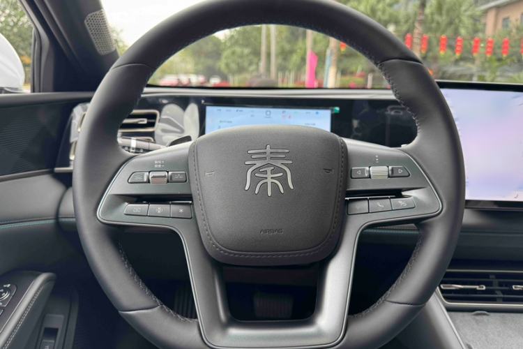 Used BYD Qin L 2025 DM-i Smart Drive 120KM Superior Model
