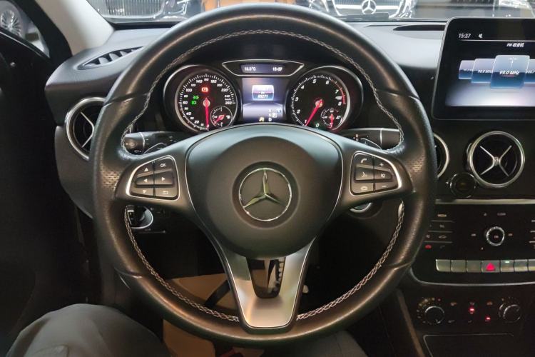 Used Mercedes-Benz GLA 2017 GLA 200 Sport Edition Steering Wheel